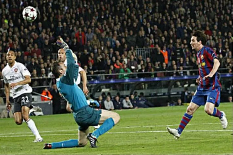 Lốp bóng trong bóng đá là một kỹ thuật đầy tinh tế và đẹp mắt